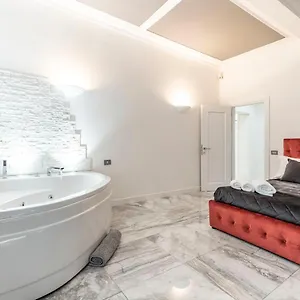 Apartment Trevi Luxury Jacuzzi, Rome