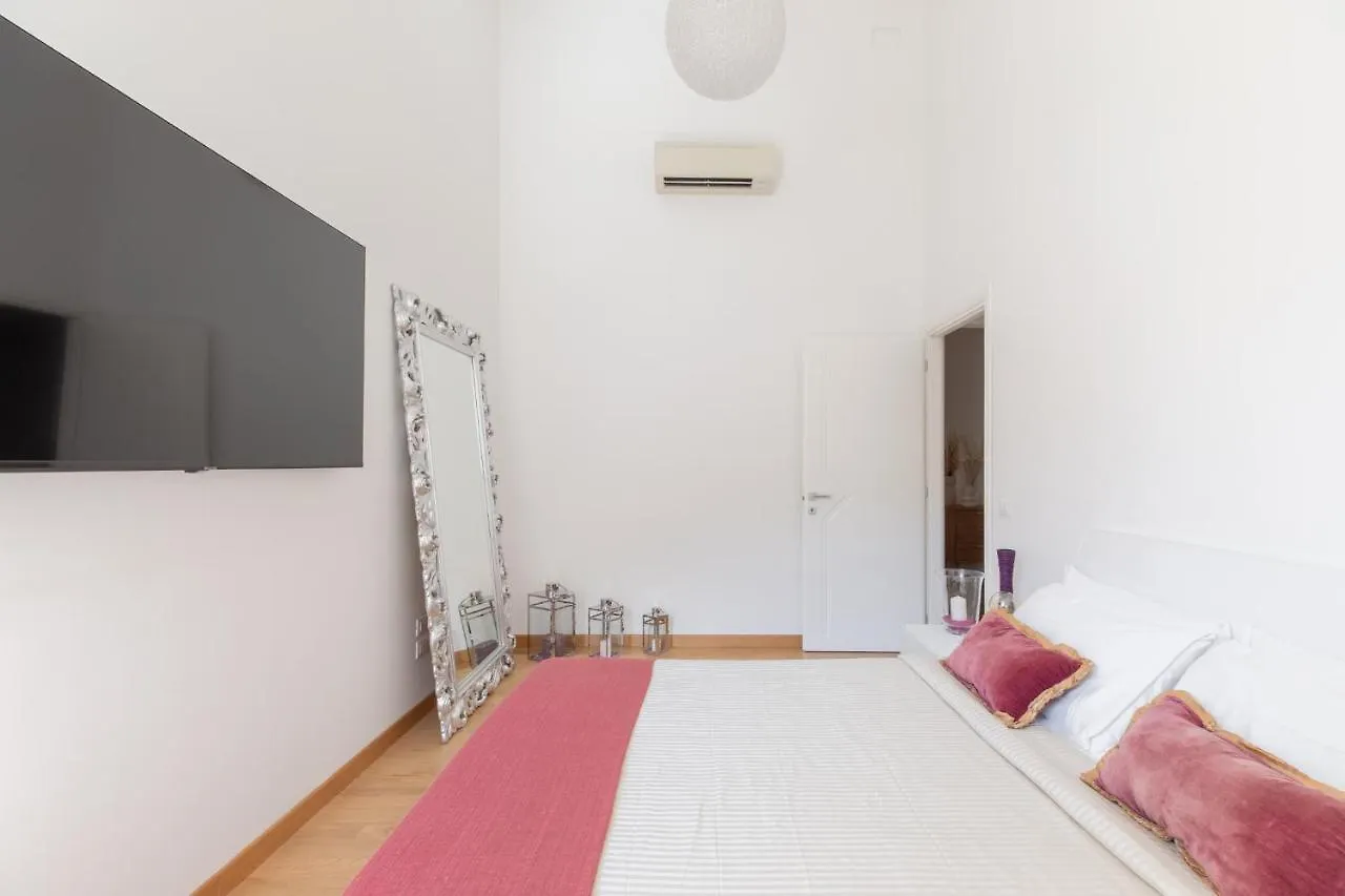 Barberini Caesar Suites Rome Apartment