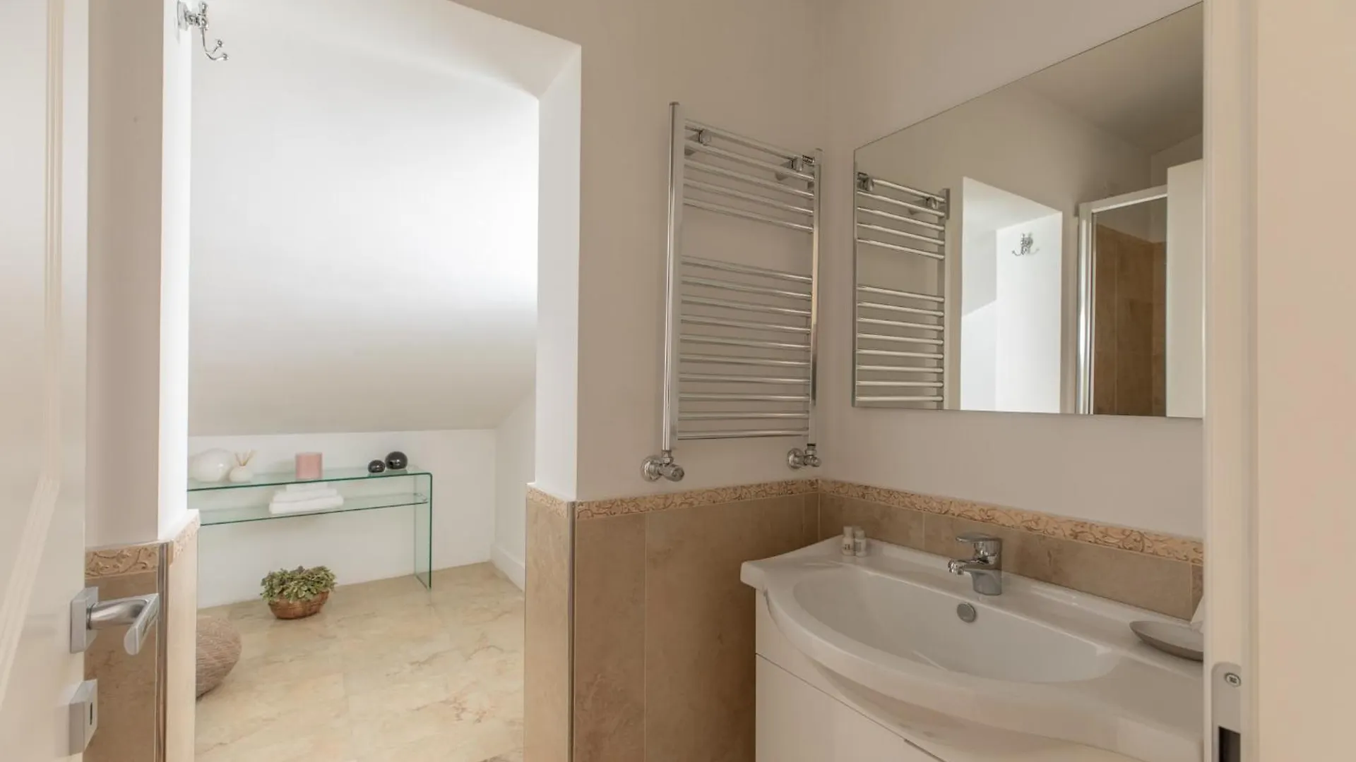 Barberini Caesar Suites Rome 0*,  Italy